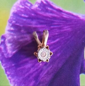 Tiny vintage pendant solitaire gold tone